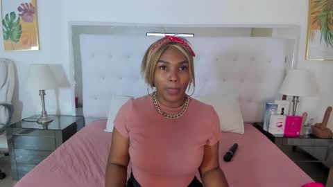 Snapshot of isla_scott chatting on 03-19-26, 11:36 Vanessa online show from 03-19-26, 11:36