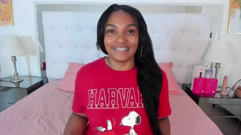 Snapshot of isla_scott chatting on 04-07-26, 11:32 Vanessa online show from 04-07-26, 11:32