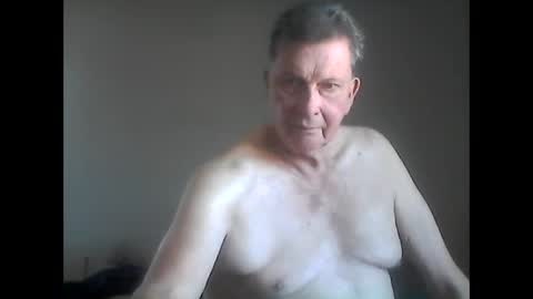 Snapshot of island625103 chatting on 02-04-25, 09:10 island625103 online show from 02-04-25, 09:10