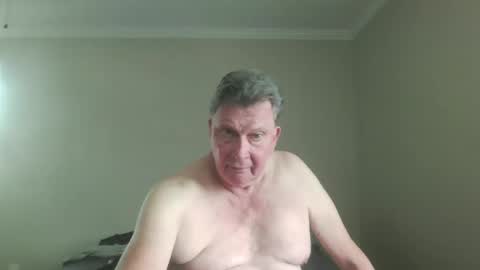 Snapshot of island625103 chatting on 10-07-25, 06:27 island625103 online show from 10-07-25, 06:27