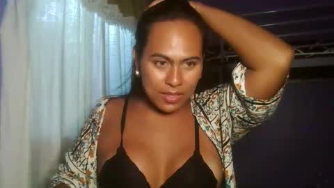 Snapshot of islandvelvet chatting on 12-18-25, 04:40 IslandVelvet online show from 12-18-25, 04:40