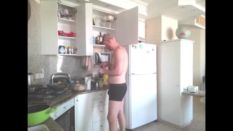 Tall Jewish Ginger DOM online show from 12-09-24, 12:19