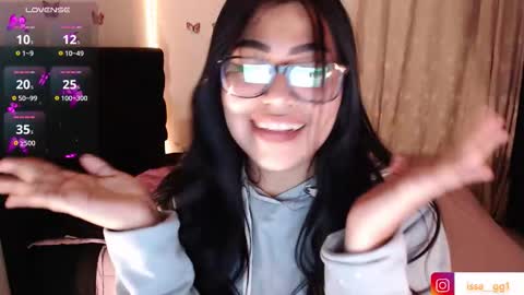 Snapshot of issa_gg chatting on 10-09-25, 02:09 isabella p online show from 10-09-25, 02:09