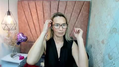 ISSA MILF online show from 11-06-25, 01:12