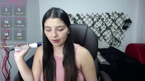 Issa  online show from 11-08-25, 02:06