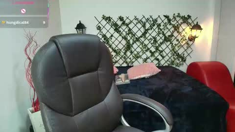 Issa  online show from 11-12-25, 01:33