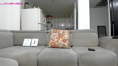 Snapshot of issalovexxx chatting on 11-09-25, 05:00 Isabella online show from 11-09-25, 05:00