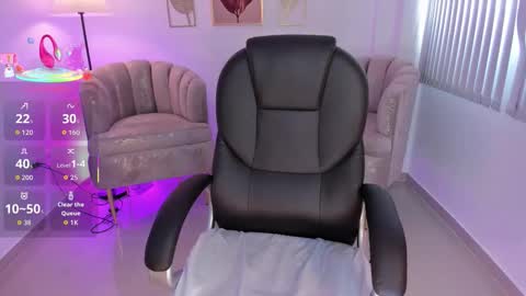 issi_loren online show from 11-28-25, 02:20