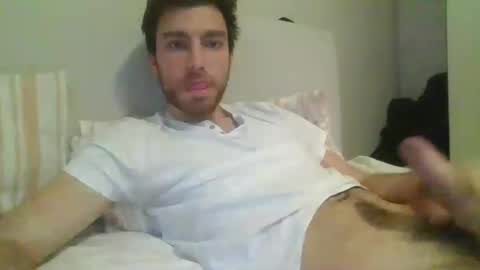 italian_boy_22 online show from 12-19-24, 07:40