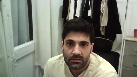 italianboybcn online show from 12-19-25, 07:04