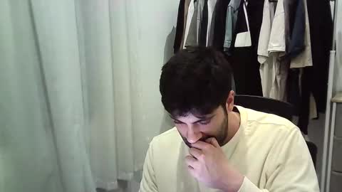 italianboybcn online show from 12-21-25, 08:27