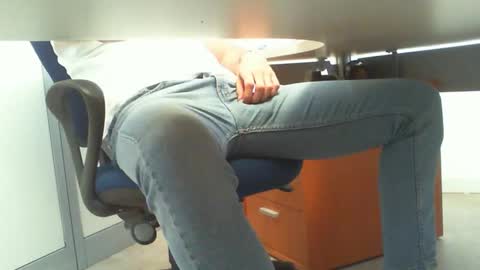 Snapshot of italiansirforyou chatting on 09-11-25, 12:16 Alex online show from 09-11-25, 12:16