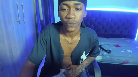 iteban_boy online show from 11-20-25, 01:44