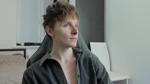 Ethan online show from 11-28-25, 05:37