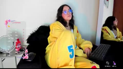 Angelica online show from 10-21-25, 08:20