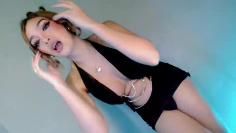 Pixie online show from 02-15-25, 10:52