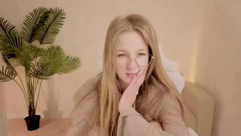 Snapshot of itsbellabonna chatting on 11-03-25, 02:13 itsbellabonna online show from 11-03-25, 02:13