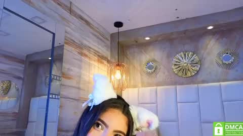 Naomy online show from 11-24-25, 06:18