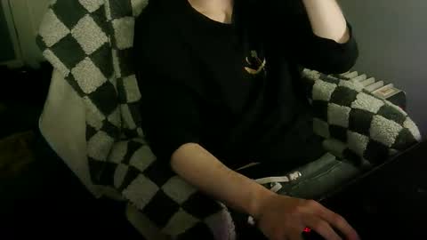 Snapshot of itsnotliam834 chatting on 10-19-25, 02:12 itsnotliam834 online show from 10-19-25, 02:12