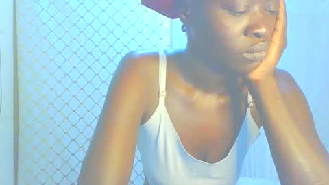 Snapshot of itsqueen_blacq chatting on 09-08-25, 06:07 Queen blacq online show from 09-08-25, 06:07