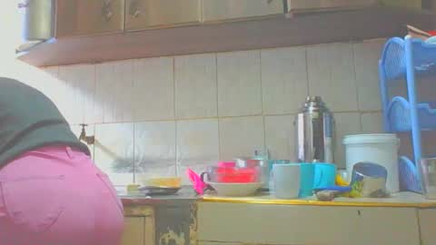 Snapshot of itsqueen_blacq chatting on 09-18-25, 07:10 Queen blacq online show from 09-18-25, 07:10