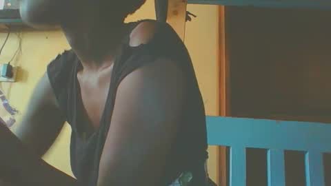 Snapshot of itsqueen_blacq chatting on 09-20-25, 11:00 Queen blacq online show from 09-20-25, 11:00