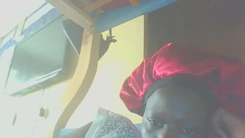Snapshot of itsqueen_blacq chatting on 09-21-25, 02:08 Queen blacq online show from 09-21-25, 02:08