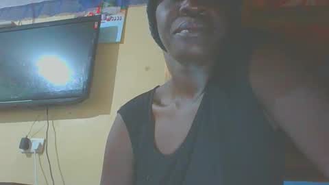 Snapshot of itsqueen_blacq chatting on 10-14-25, 06:36 Queen blacq online show from 10-14-25, 06:36