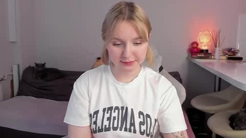 Ri online show from 04-15-26, 01:18