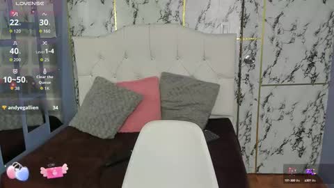 Snapshot of itsuki_n chatting on 10-16-25, 01:45 Itsuki N online show from 10-16-25, 01:45