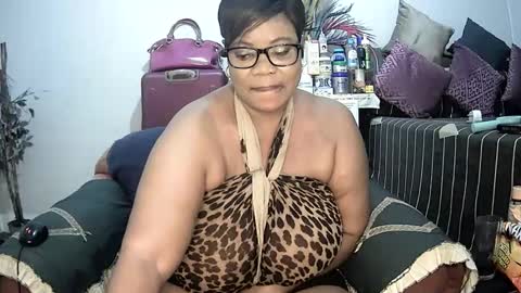 itumeleng74 online show from 02-02-25, 07:57