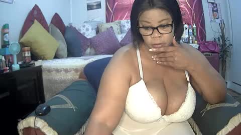 itumeleng74 online show from 02-08-25, 04:04