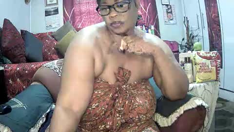 itumeleng74 online show from 10-21-25, 05:19