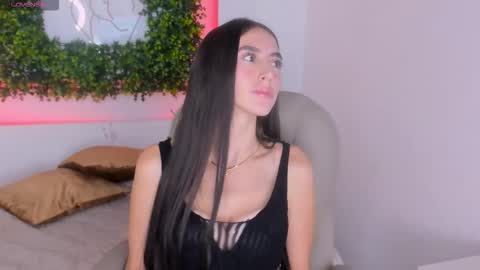 Itzel  online show from 02-04-26, 12:11