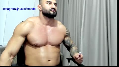 iustinmucle95 online show from 12-03-25, 11:41