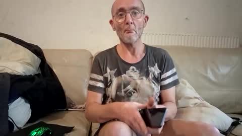 Snapshot of ivancuyversgmailco chatting on 12-03-25, 11:08 Small online show from 12-03-25, 11:08