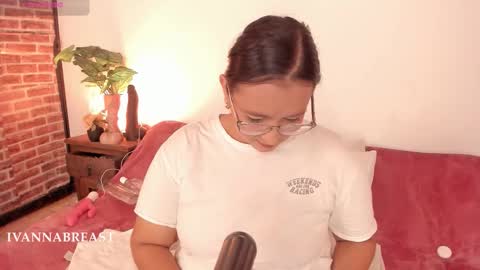 Snapshot of ivannabreastoficial chatting on 02-17-26, 12:29 Ivannabreast online show from 02-17-26, 12:29