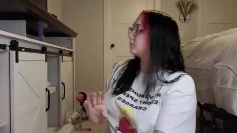 ivey jade online show from 11-18-25, 04:06