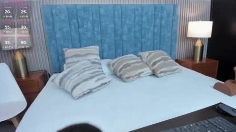 Valeria Sanders online show from 11-19-25, 06:41