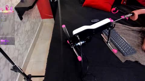 Ivis  online show from 01-19-26, 01:04