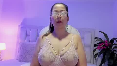 N A T H A L Y   online show from 10-09-25, 04:10