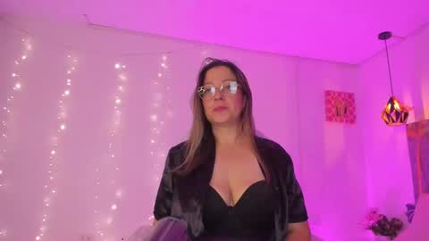 N A T H A L Y   online show from 10-15-25, 04:45