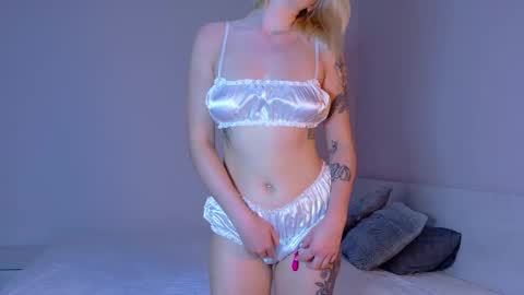 ivory_soule online show from 11-07-25, 04:51