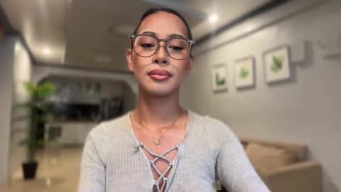 Snapshot of ivorycollins chatting on 10-28-25, 02:04 kirstenelsie online show from 10-28-25, 02:04