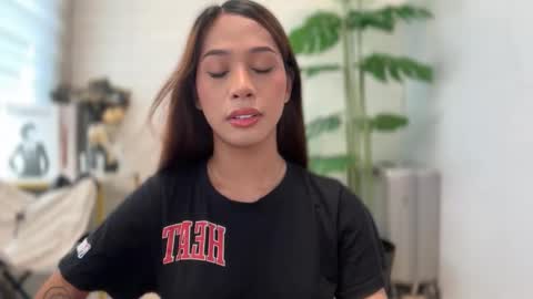 Snapshot of ivorycollins chatting on 11-08-25, 05:07 kirstenelsie online show from 11-08-25, 05:07