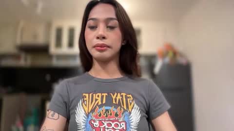 Snapshot of ivorycollins chatting on 11-21-25, 01:04 kirstenelsie online show from 11-21-25, 01:04