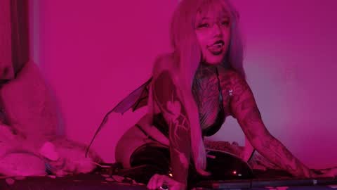    Kymmkitty    online show from 09-21-25, 12:34