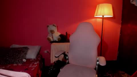 Snapshot of ivy_roosx chatting on 02-21-26, 08:43 vivian online show from 02-21-26, 08:43