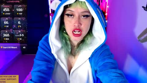 Snapshot of ivy_rosse chatting on 01-29-25, 02:21 You can find more of me here online show from 01-29-25, 02:21