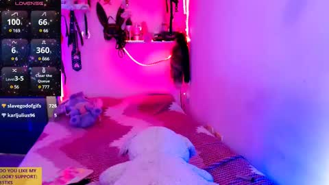 Snapshot of ivy_rosse chatting on 02-27-25, 06:42 You can find more of me here online show from 02-27-25, 06:42